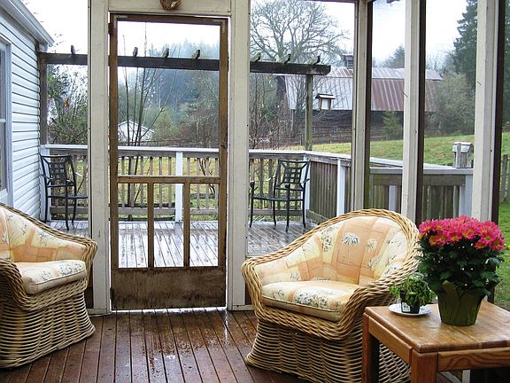 Enclosed Back Deck