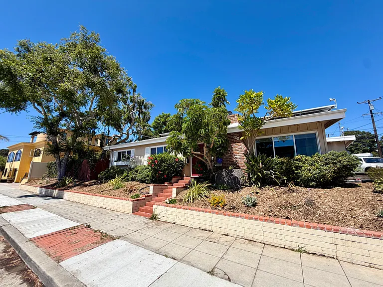 6833 Draper Ave — Photo 12