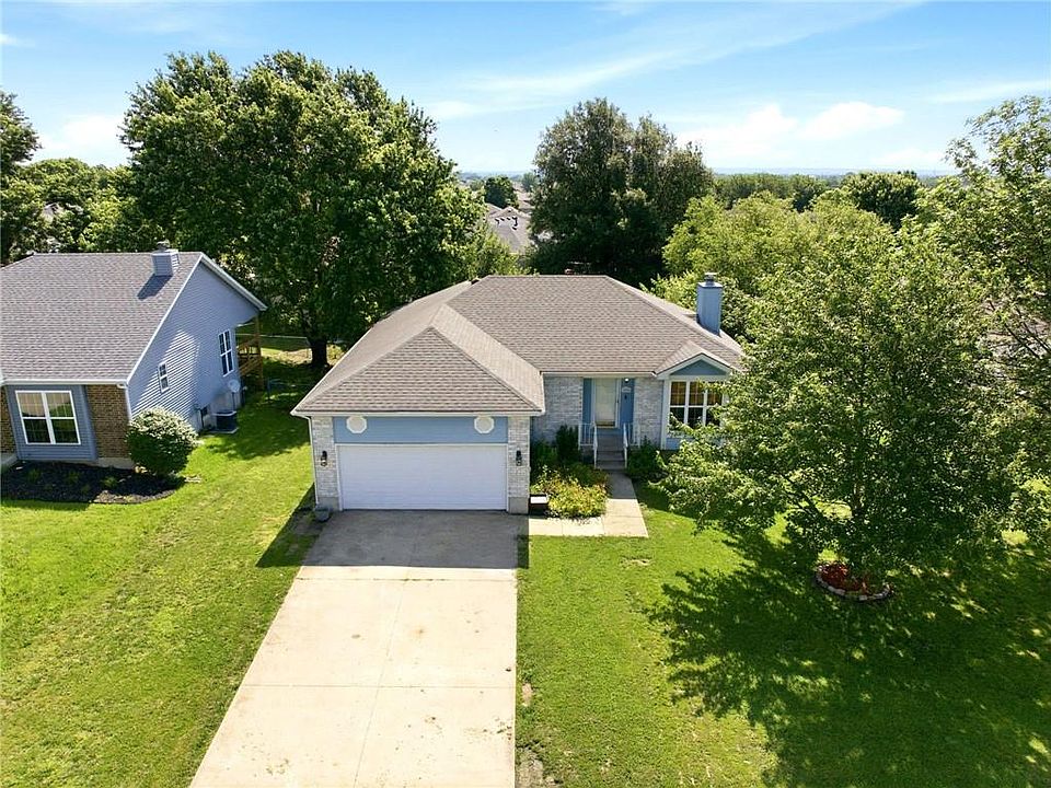 1st image of 1204 Foxridge Dr