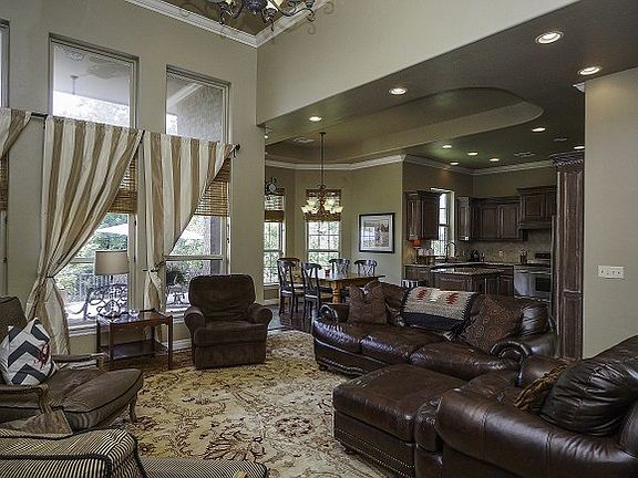 Spacious and Open Layout