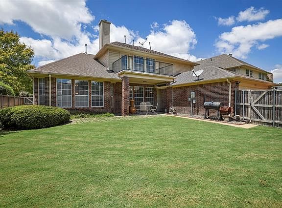5th image of 8820 High Meadows Dr