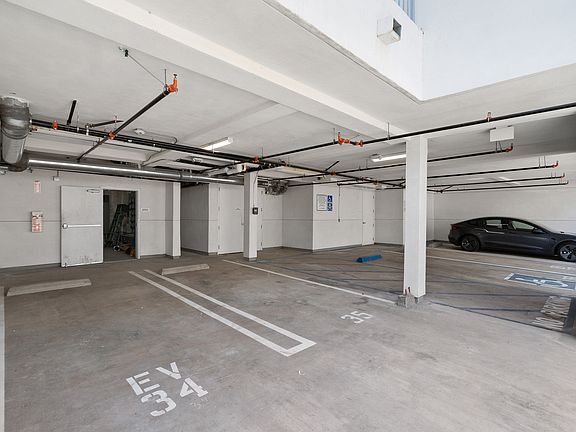 5th image of 4406 Fulton Ave #105