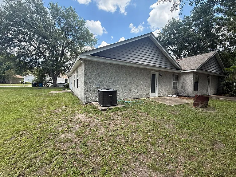 221 Millcrest Dr — Photo 18