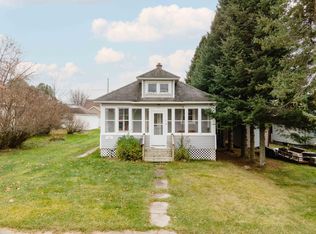 420 Amber St, Iron River, MI --
