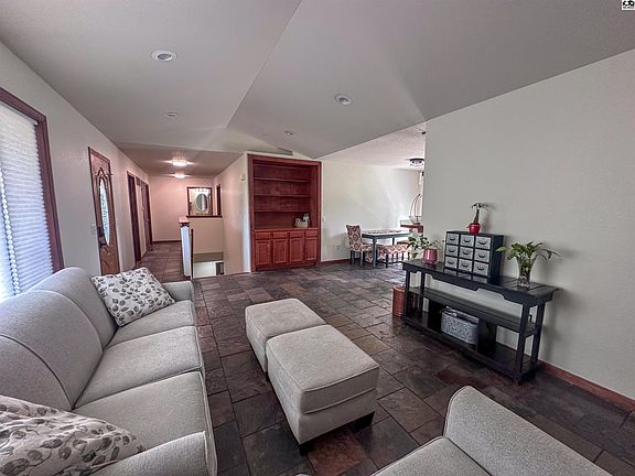 3rd image of 605 W 10th St