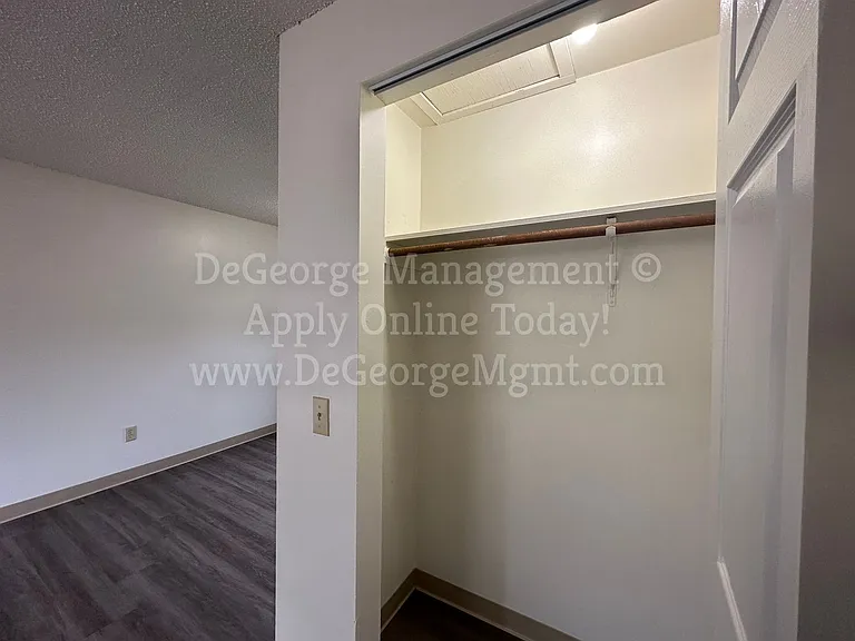 Oak Ridge Manor Apartments — Photo 42