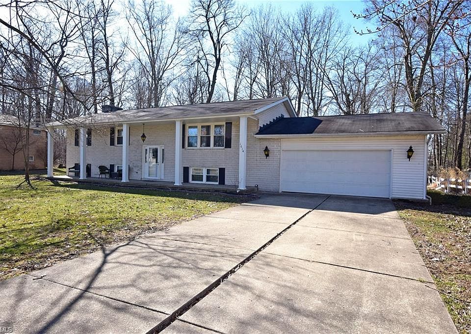 1st image of 1614 Monter Ave