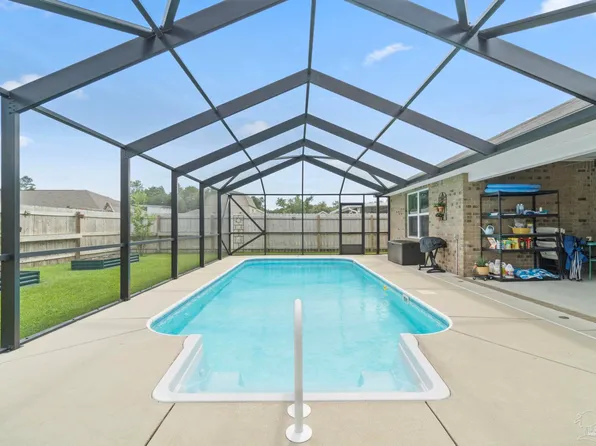 4082 Chickadee St, Bagdad, FL 32583