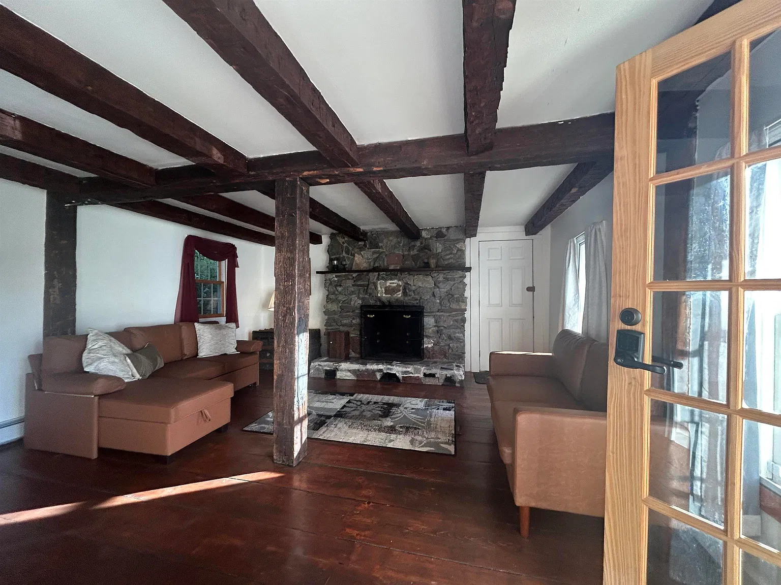 2 bed, 2.0 bath, 1499 sqft, $5,000 — Photo 3