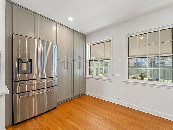 2nd image of 4943 Edenshire Ave