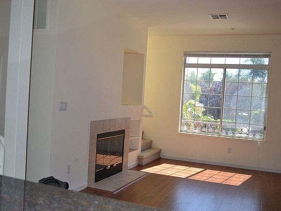 3rd image of 1474 Los Buellis Way