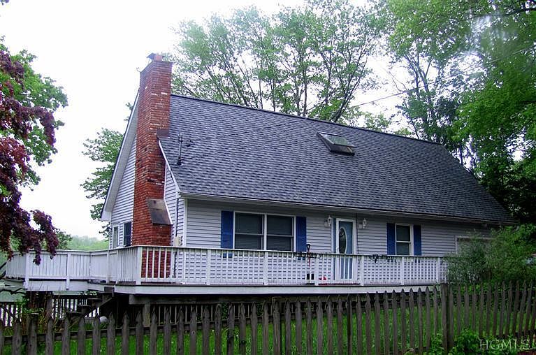 1st image of 15 Lake Louise Dr