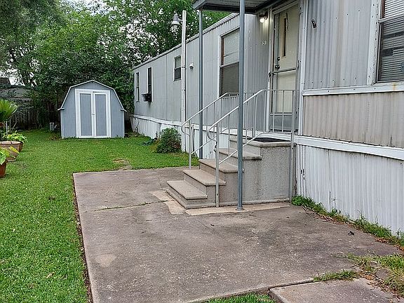 Concrete stairs