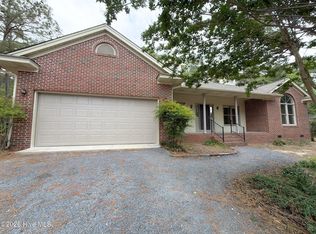 3 Fur Ct E, Pinehurst, NC 28374