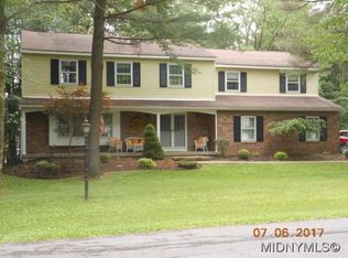 7 Stonebridge Rd, New Hartford, NY 13413