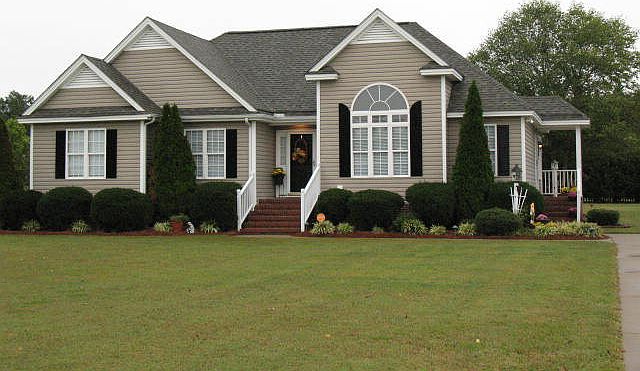 1st image of 873 Bridle Dr
