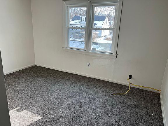 5th image of 102 Parker Ave Floor 2