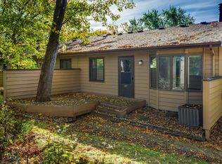 472 W Eagle Lake Dr, Maple Grove, MN 55369