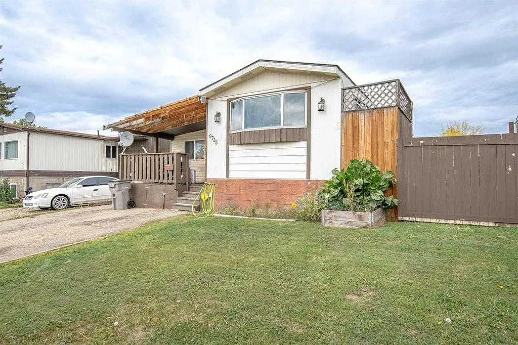 3 bed, 1.0 bath, $1,750 — Photo 1