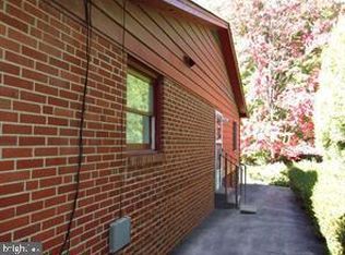 6013 Neilwood Dr, Rockville, MD 20852