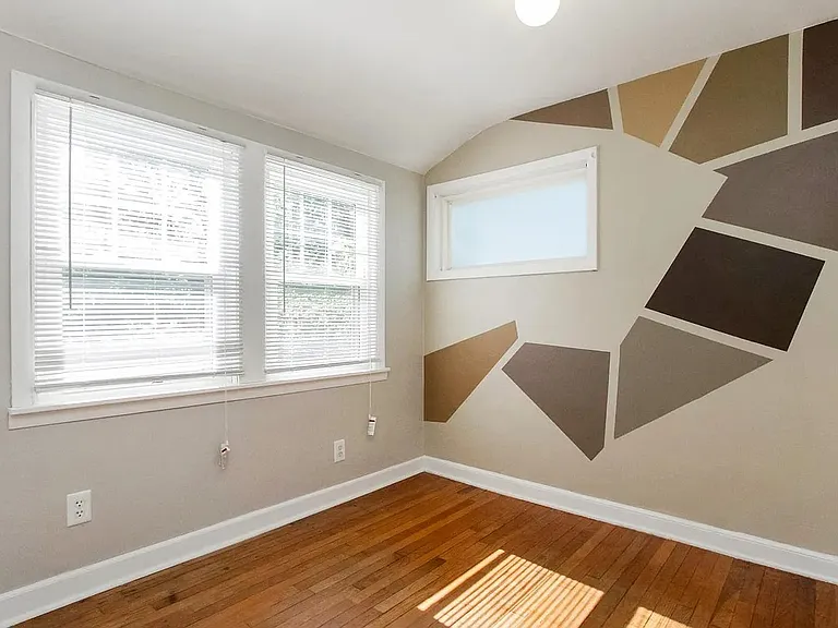330 N Franklin Ave — Photo 9