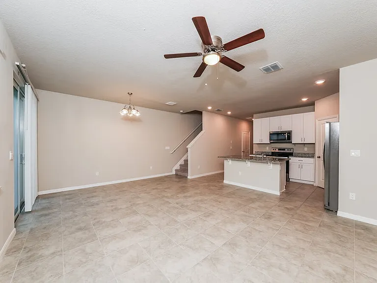 4030 Hot Springs Ave — Photo 4