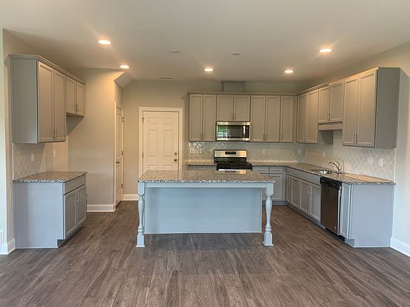 716 Creekway Drive The Stovall