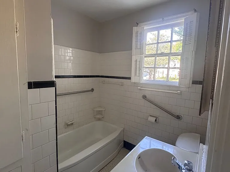 2053 Gorgas St — Photo 10