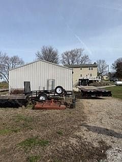 3rd image of 16015 Leavenworth Rd