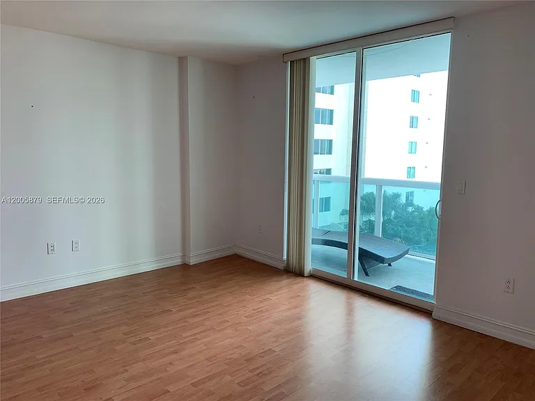1800 N Bayshore Dr #1506 — Photo 5