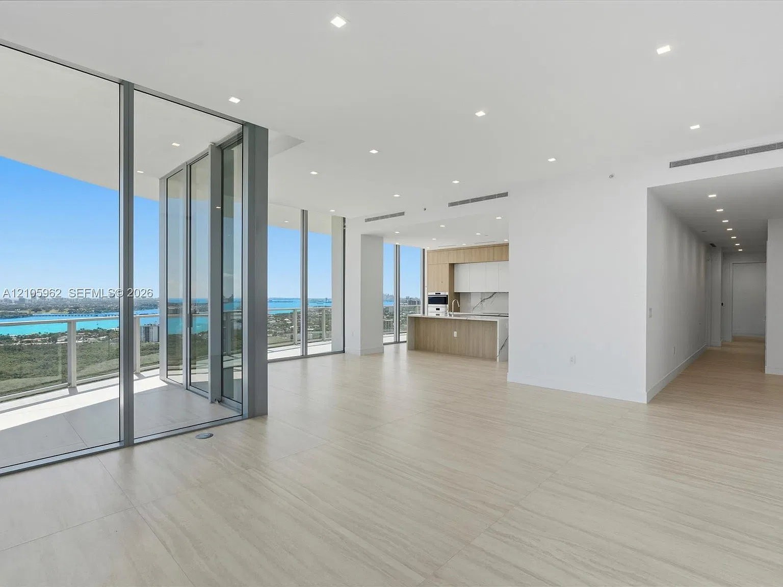 4 bed, 5.0 bath, 3195 sqft, $20,000 — Photo 4