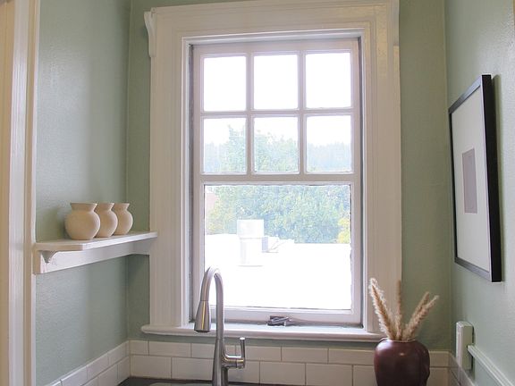 Kitchen sink area