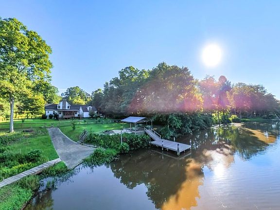 2nd image of 327 Lakeridge Dr