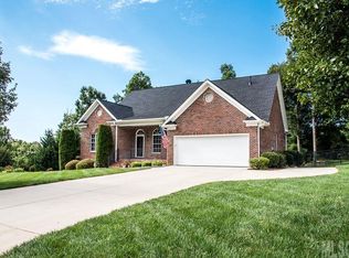 112 Scenic Ridge Dr, Hickory, NC 28601