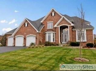 40W273 Fox Mill Blvd, St Charles, IL 60175