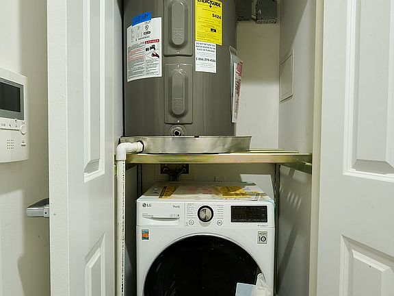 3rd image of 1462 Southern Blvd #5A