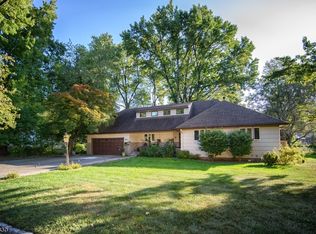 15 Club Rd, Fairfield, NJ 07004