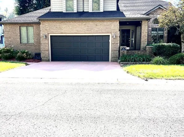 10 E Dorton Blvd, Staffordsville, KY 41256