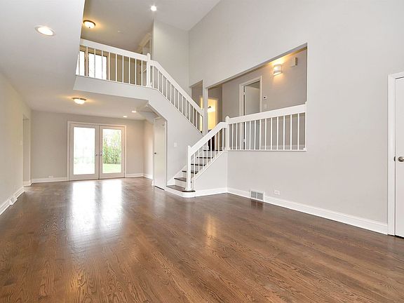 3rd image of 1128 Hewitt Dr