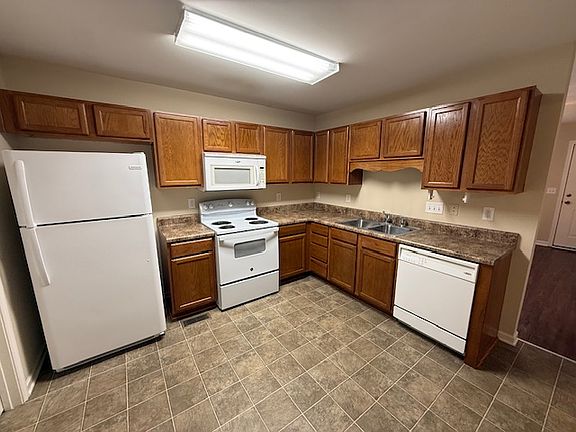 3rd image of 611 Lincoln Ave APT B