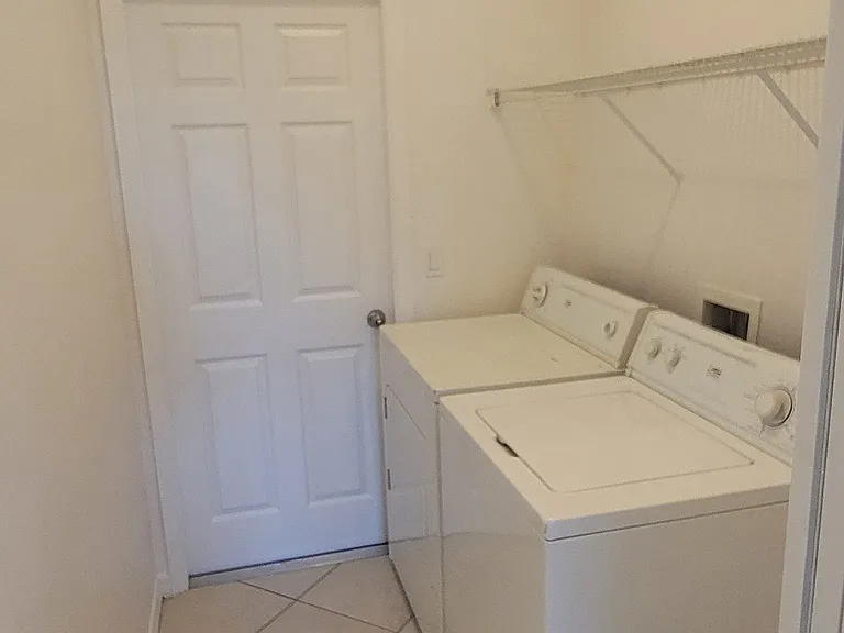 4446 Putnam Ave — Photo 20