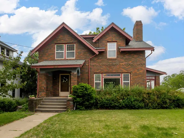 285 N Grandview Ave, Dubuque, IA 52001