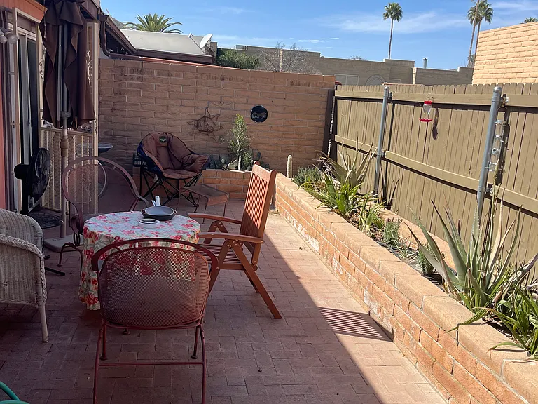 W Sheryl Dr — Photo 16