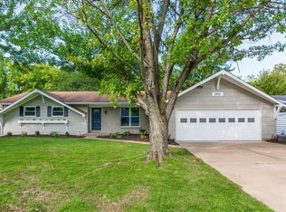 2901 Westminister Dr, Saint Charles, MO 63301