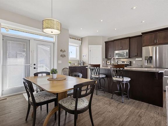 5th image of 215 W George St SW