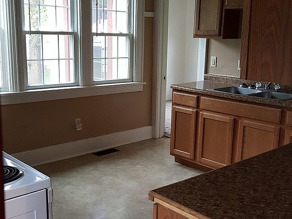 4th image of 1825 N 26th St