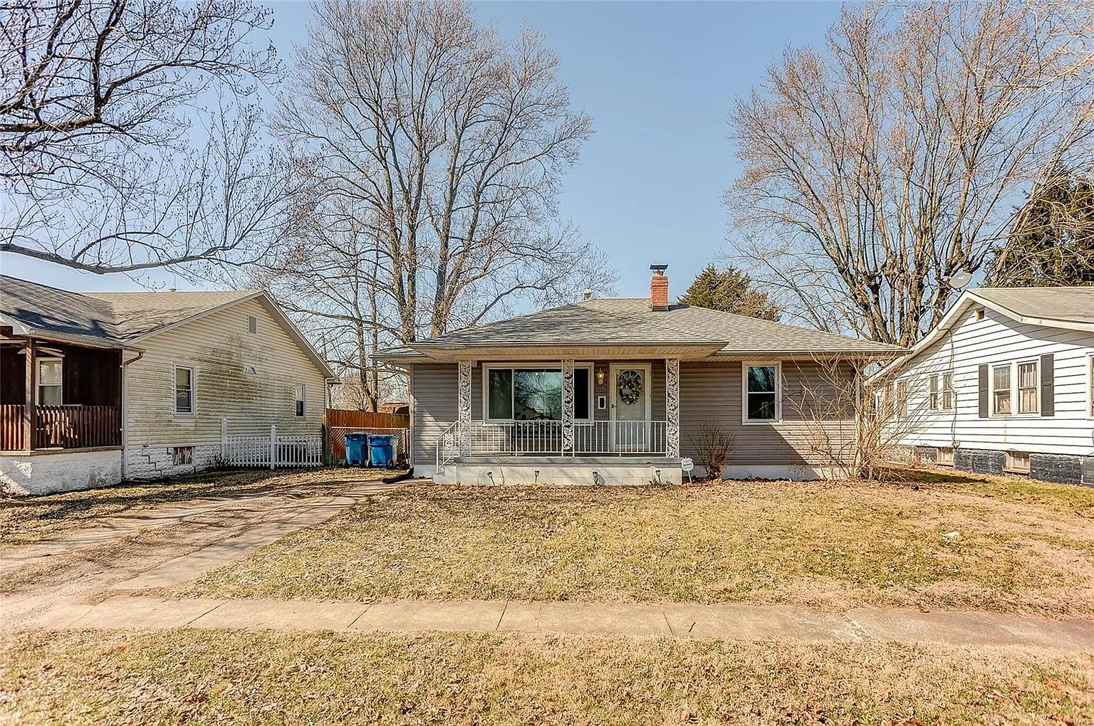 308 Park Dr photo 1