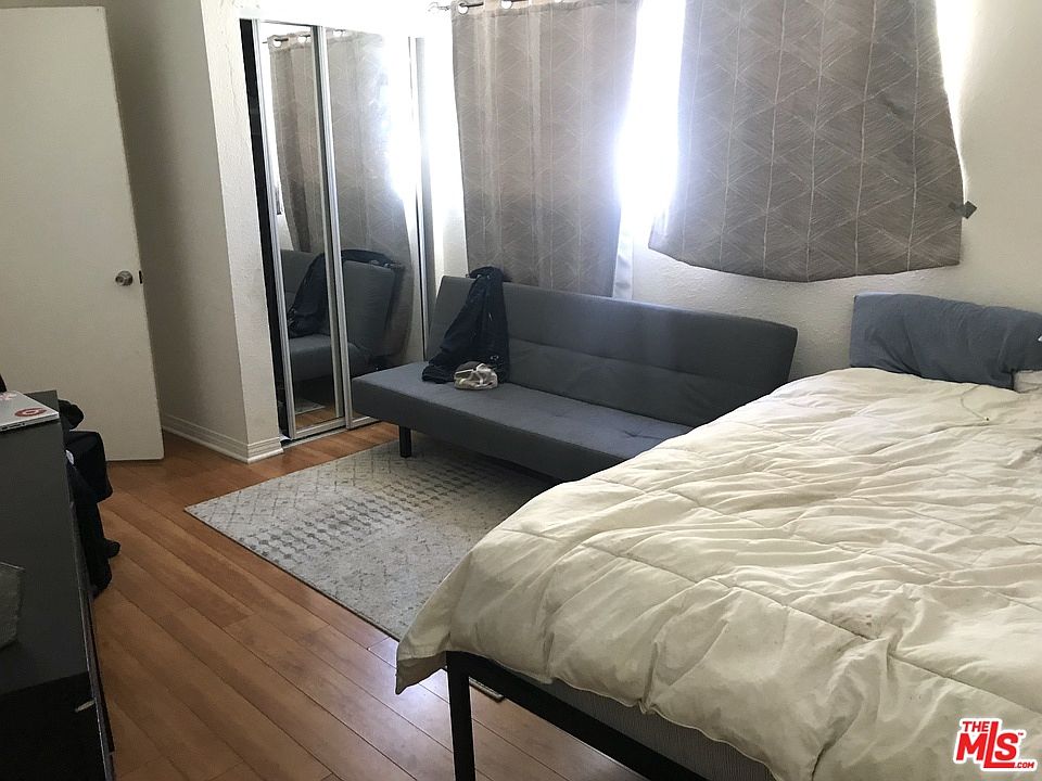 1st image of 2479 Barry Ave APT 4