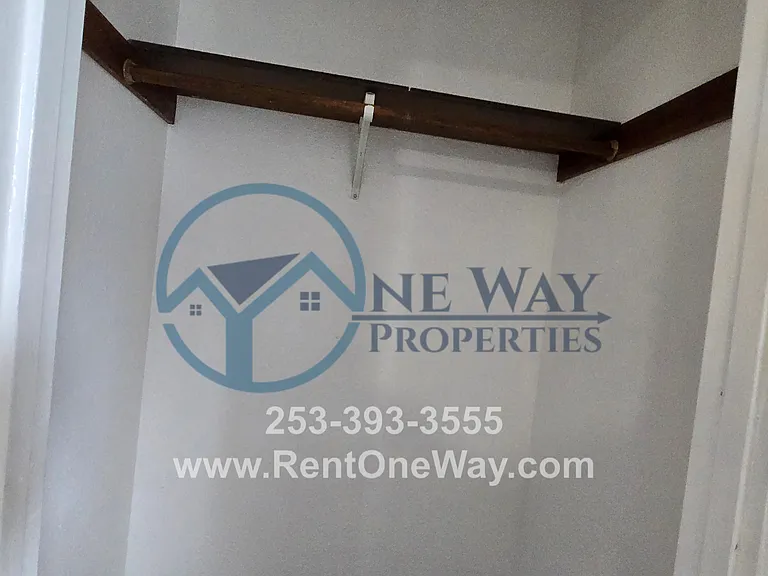 814 196th St E — Photo 8