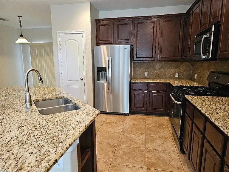 11400 W Parmer Ln #27 — Photo 4